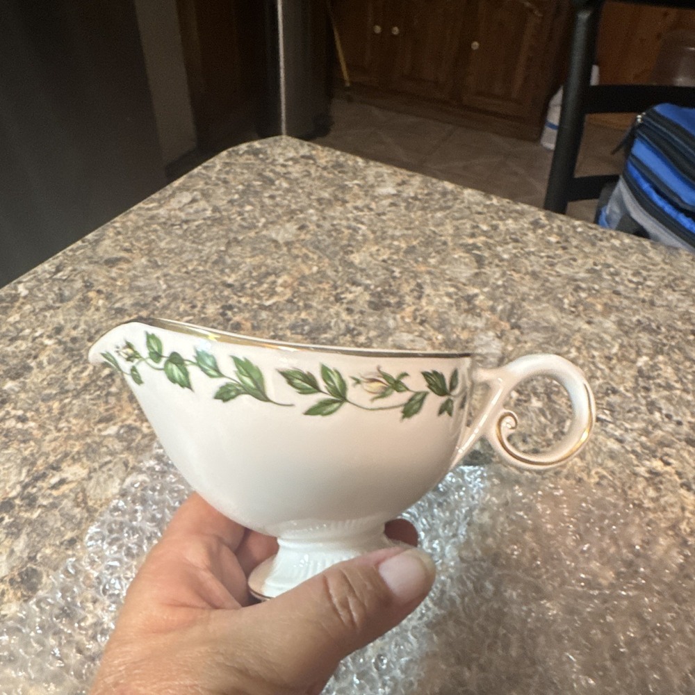 Vintage Porcelain Gravy Boat White Green Leaf Rosebud Gold Trim Pedestal Sauce